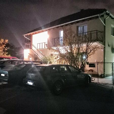 נובי סאד Rm Castell Apartments מראה חיצוני תמונה
